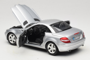 Mercedes SLK R171 Argento Minichamps 1:18 B66962318 Pressofusione — immagine 5 di 9