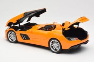 Mercedes SLR McLaren C199 Stirling Moss AMG Solarbeam Metallic Minichamps 1:18 100038400 Pressofusione — immagine 5 di 8