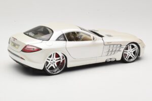 Mercedes SLR McLaren C199 Bianco Maisto 1:18 31068 Pressofusione — immagine 3 di 8