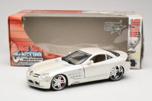 Mercedes SLR McLaren C199 Bianco Maisto 1:18 31068 Pressofusione — immagine 8 di 8