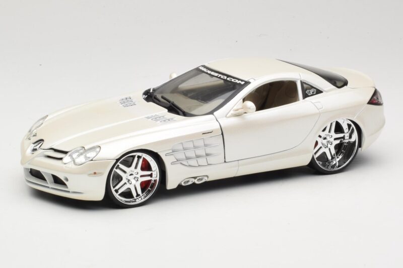 Mercedes SLR McLaren C199 Bianco Maisto 1:18 31068 Pressofusione
