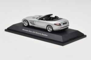 Mercedes SLR McLaren Roadster Crystal Laurit Silver Minichamps 1:43 B66961005 Pressofusione — immagine 3 di 4