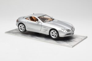 Mercedes SLR Vision Argento Edizione Limitata Con Base in Alluminio Bburago 1:18 B66962102 Pressofusione — immagine 6 di 8