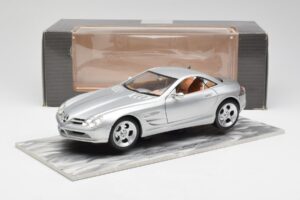 Mercedes SLR Vision Argento Edizione Limitata Con Base in Alluminio Bburago 1:18 B66962102 Pressofusione — immagine 8 di 8