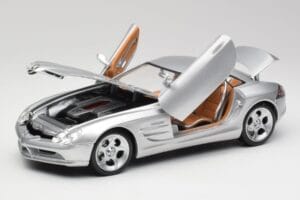 Mercedes SLR Vision Liquid Argento Maisto 1:18 B66962101 Pressofusione — immagine 2 di 8