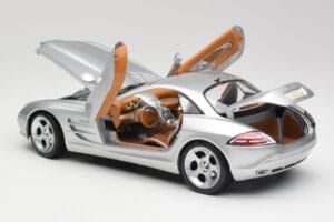 Mercedes SLR Vision Liquid Argento Maisto 1:18 B66962101 Pressofusione — immagine 5 di 8