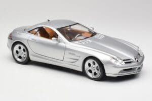 Mercedes SLR Vision Liquid Argento Maisto 1:18 B66962101 Pressofusione — immagine 6 di 8