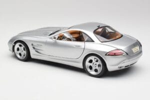 Mercedes SLR Vision Liquid Argento Maisto 1:18 B66962101 Pressofusione — immagine 7 di 8