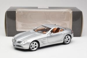 Mercedes SLR Vision Liquid Argento Maisto 1:18 B66962101 Pressofusione — immagine 8 di 8