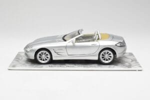 Mercedes SLR Vision Roadster Liquid Argento Maisto 1:18 B66963208 Pressofusione — immagine 4 di 8