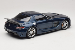 Mercedes SLS AMG Black Series Daytona Blue Metallic Minichamps 1:18 110033026 Pressofusione — immagine 3 di 8