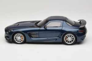 Mercedes SLS AMG Black Series Daytona Blue Metallic Minichamps 1:18 110033026 Pressofusione — immagine 4 di 8