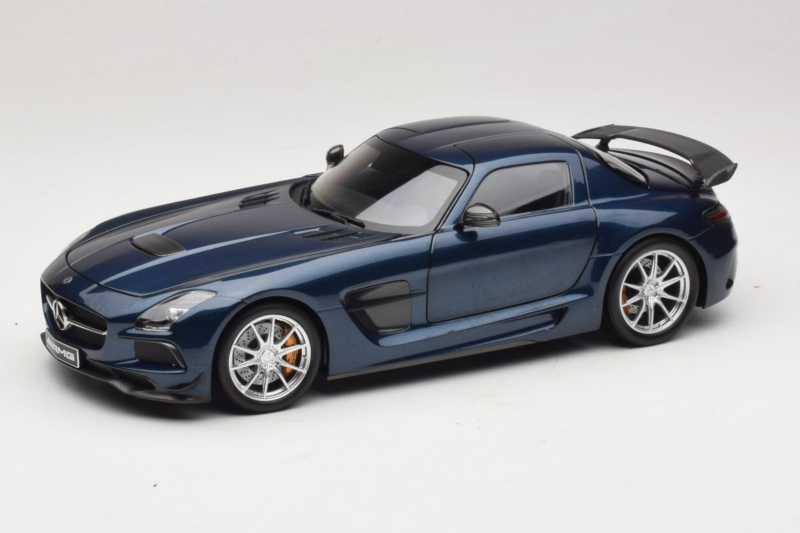 Mercedes SLS AMG Black Series Daytona Blue Metallic Minichamps 1:18 110033026 Pressofusione