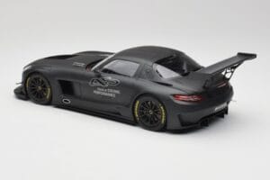 Mercedes AMG SLS C197 GT3 45 Anni di Driving Performance Minichamps 1:18 151133100 Pressofusione — immagine 5 di 6