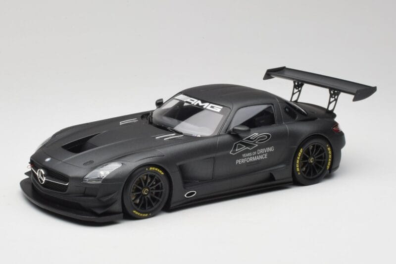 Mercedes AMG SLS C197 GT3 45 Anni di Driving Performance Minichamps 1:18 151133100 Pressofusione