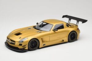 Mercedes AMG SLS C197 GT3 Street Oro Minichamps 1:18 151113106 Pressofusione