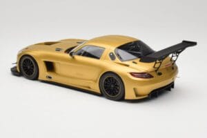 Mercedes AMG SLS C197 GT3 Street Oro Minichamps 1:18 151113106 Pressofusione — immagine 5 di 6