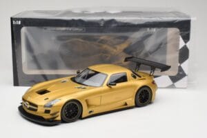 Mercedes AMG SLS C197 GT3 Street Oro Minichamps 1:18 151113106 Pressofusione — immagine 6 di 6