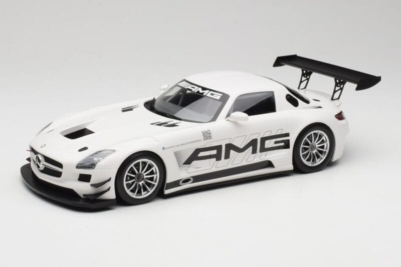 Mercedes AMG SLS C197 GT3 Street Bianco Minichamps 1:18 151123107 Pressofusione