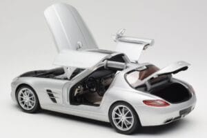 Mercedes SLS AMG C197 Iridium Argento Minichamps 1:18 100039026 Pressofusione — immagine 5 di 8