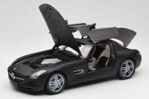 Mercedes SLS AMG C197 Matte Black Minichamps 1:18 100039027 Pressofusione — immagine 2 di 8