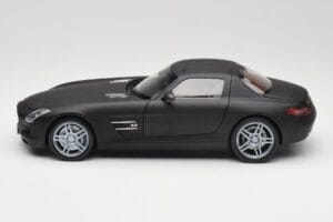 Mercedes SLS AMG C197 Matte Black Minichamps 1:18 100039027 Pressofusione — immagine 4 di 8