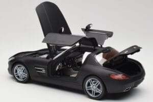 Mercedes SLS AMG C197 Matte Black Minichamps 1:18 100039027 Pressofusione — immagine 5 di 8