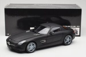 Mercedes SLS AMG C197 Matte Black Minichamps 1:18 100039027 Pressofusione — immagine 8 di 8