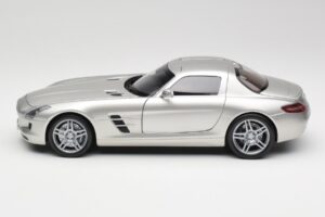 Mercedes SLS AMG C197 Matt Argento Minichamps 1:18 100039029 Pressofusione — immagine 4 di 8