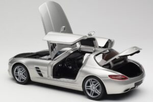 Mercedes SLS AMG C197 Matt Argento Minichamps 1:18 100039029 Pressofusione — immagine 5 di 8