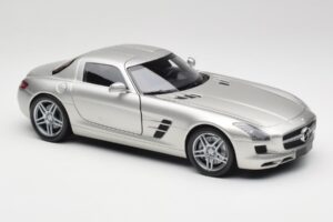 Mercedes SLS AMG C197 Matt Argento Minichamps 1:18 100039029 Pressofusione — immagine 6 di 8