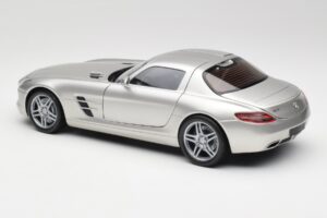 Mercedes SLS AMG C197 Matt Argento Minichamps 1:18 100039029 Pressofusione — immagine 7 di 8