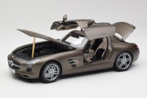 Mercedes SLS AMG C197 Monza Grigio Minichamps 1:18 B66960044 Pressofusione — immagine 2 di 8