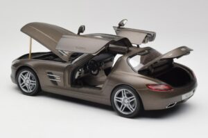 Mercedes SLS AMG C197 Monza Grigio Minichamps 1:18 B66960044 Pressofusione — immagine 5 di 8