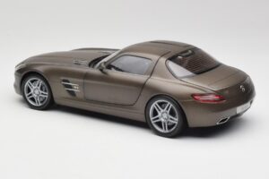 Mercedes SLS AMG C197 Monza Grigio Minichamps 1:18 B66960044 Pressofusione — immagine 7 di 8