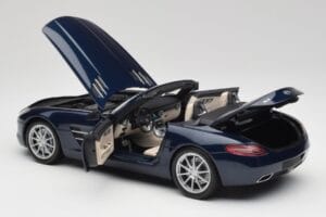 Mercedes SLS AMG R197 Roadster South Seas Blu Minichamps 1:18 100039031 Pressofusione — immagine 5 di 8