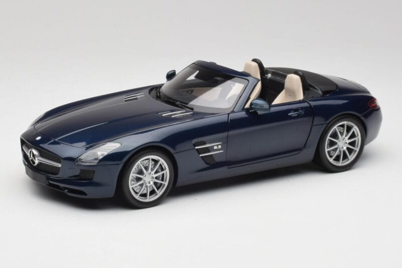Mercedes SLS AMG R197 Roadster South Seas Blu Minichamps 1:18 100039031 Pressofusione