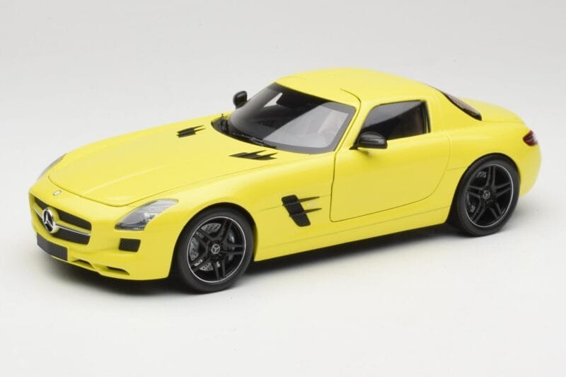 Mercedes SLS AMG C197 Giallo Minichamps 1:18 100039022 Pressofusione