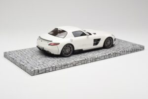 Mercedes Brabus SLS AMG 700 Biturbo Pearl Bianco Minichamps 1:18 107032020 Pressofusione — immagine 2 di 6