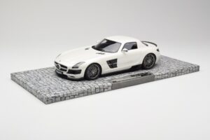Mercedes Brabus SLS AMG 700 Biturbo Pearl Bianco Minichamps 1:18 107032020 Pressofusione