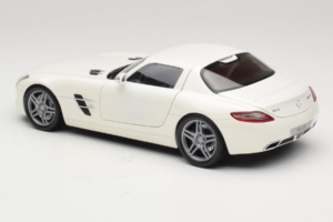 Mercedes SLS AMG Designo Mystic White Museum Edition Minichamps 1:18 B66055551 Pressofusione — immagine 7 di 8