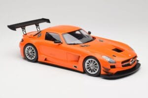 Mercedes SLS AMG GT3 C197 Street Arancione Minichamps 1:18 151113105 Pressofusione — immagine 4 di 6