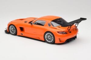 Mercedes SLS AMG GT3 C197 Street Arancione Minichamps 1:18 151113105 Pressofusione — immagine 5 di 6