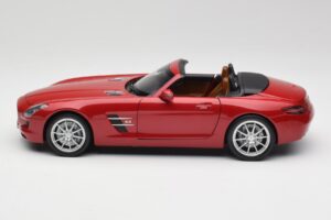 Mercedes SLS AMG R197 Roadster Le Mans Rosso Minichamps 1:18 100039030 Pressofusione — immagine 4 di 8