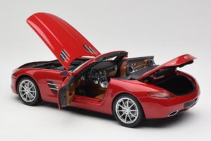 Mercedes SLS AMG R197 Roadster Le Mans Rosso Minichamps 1:18 100039030 Pressofusione — immagine 5 di 8