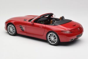 Mercedes SLS AMG R197 Roadster Le Mans Rosso Minichamps 1:18 100039030 Pressofusione — immagine 7 di 8