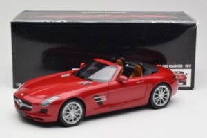 Mercedes SLS AMG R197 Roadster Le Mans Rosso Minichamps 1:18 100039030 Pressofusione — immagine 8 di 8