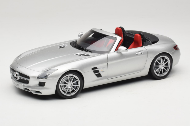 Mercedes SLS AMG Roadster Iridium Argento Minichamps 1:18 B66960078 Pressofusione