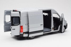 Mercedes Sprinter W907 Argento Norev 1:18 183424 Pressofusione — immagine 2 di 8