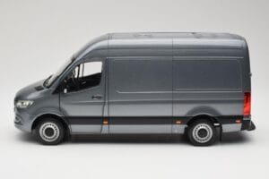 Mercedes Sprinter W907 Furgone Selenite Grey Metallic Norev 1:18 B66004163 Pressofusione — immagine 4 di 8